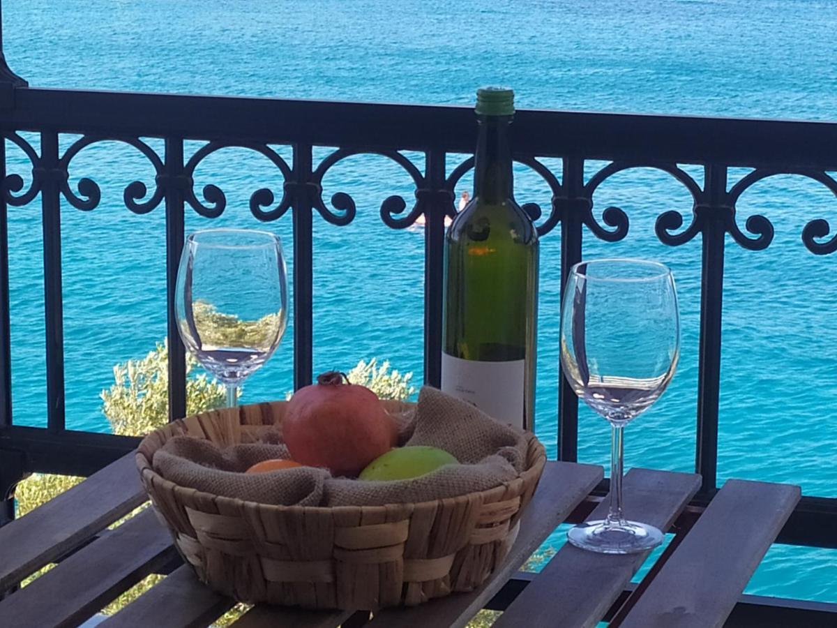 Thalassa Apartment *